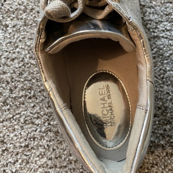 MICHAEL KORS Size 7 Silver Mirror Logo Print Lace Up Fashion Sneakers R $99 - Picture 9 of 14